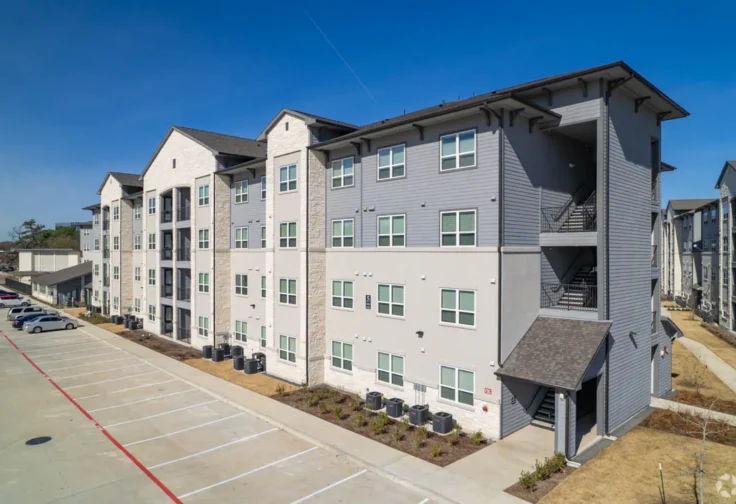 Torrey Chase apartment complex