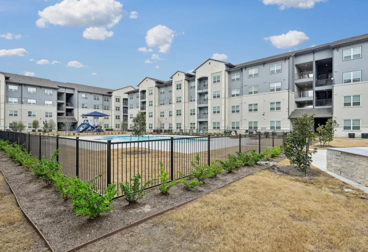 Torrey Chase apartment complex