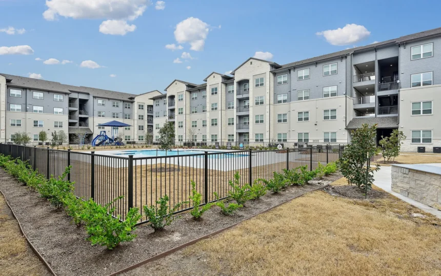 Torrey Chase apartment complex