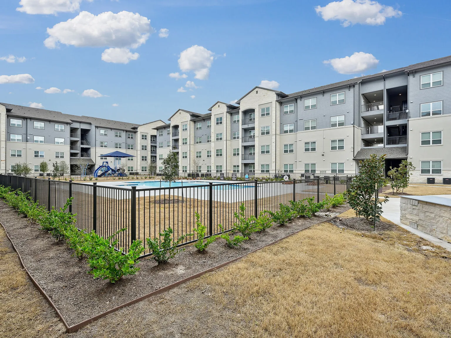 Torrey Chase apartment complex